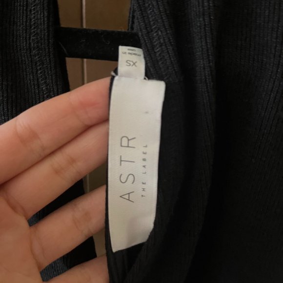 ASTR Choker Ribbed Bodycon Keyhole Dress - Picture 7 of 8